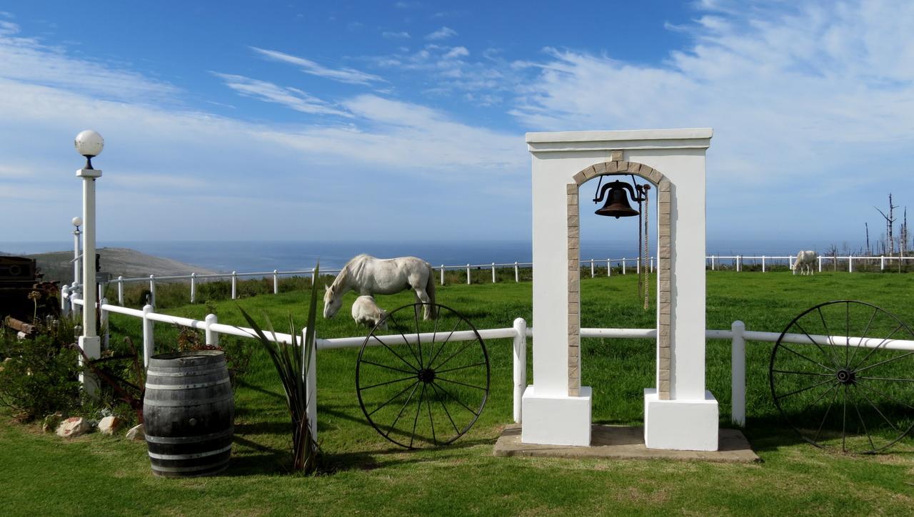 Tniqua Stable Inn Plettenberg Bay Exterior foto